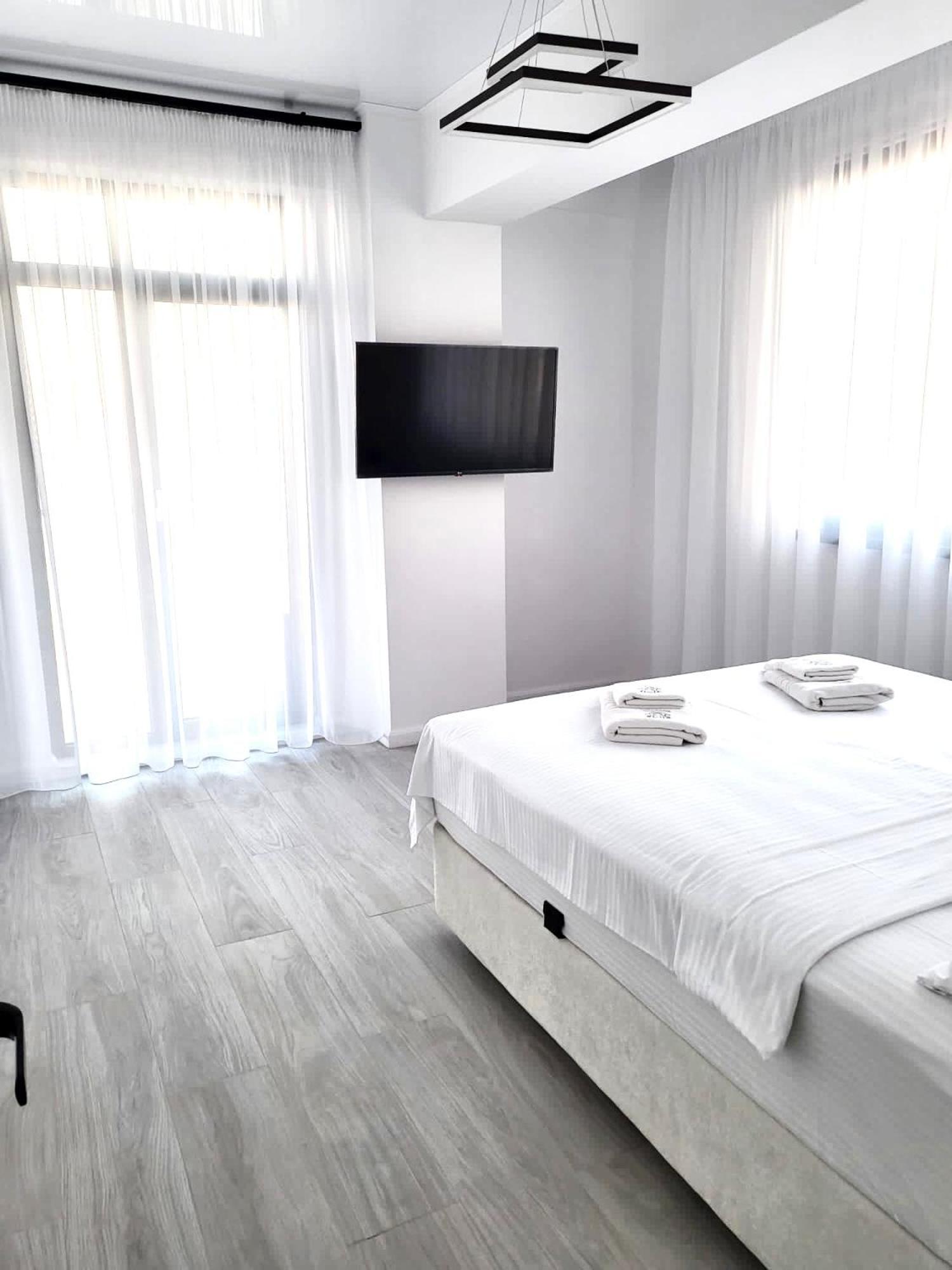 Mamaia Nord Vip Aparthotel Navodari Bagian luar foto