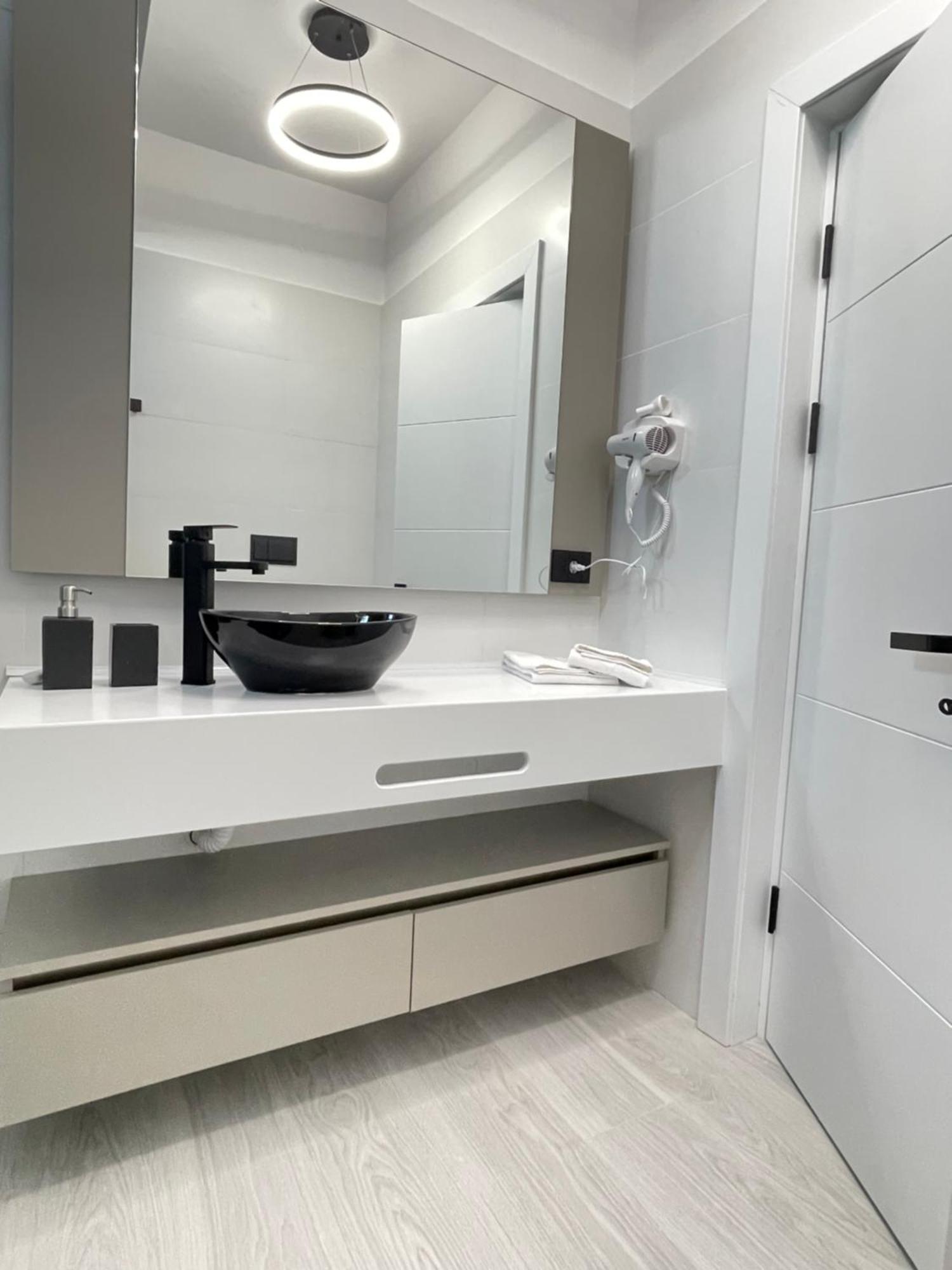 Mamaia Nord Vip Aparthotel Navodari Bagian luar foto