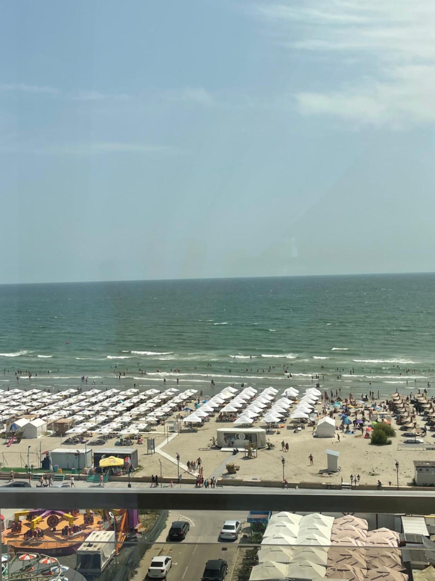 Mamaia Nord Vip Aparthotel Navodari Bagian luar foto