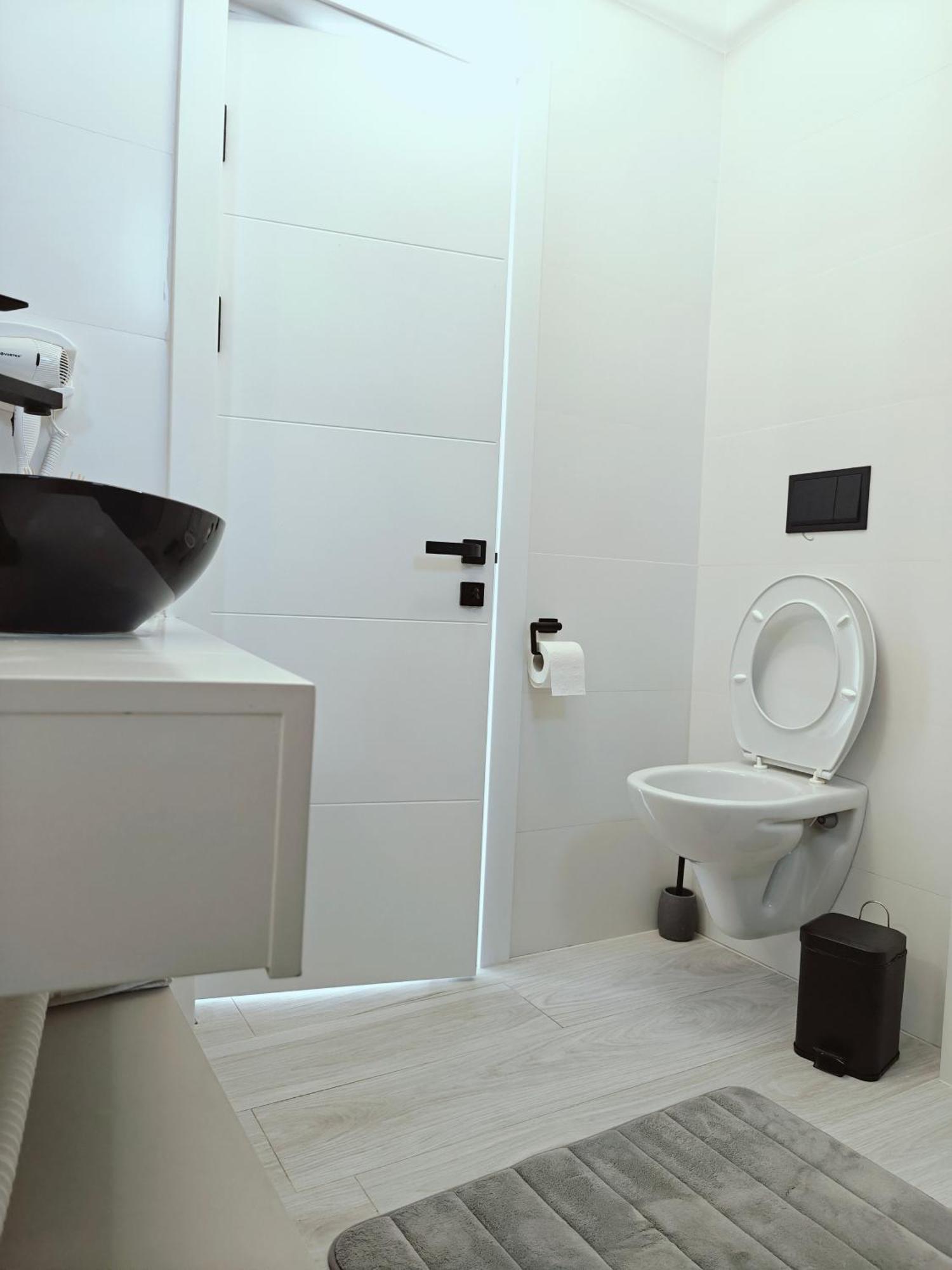 Mamaia Nord Vip Aparthotel Navodari Bagian luar foto